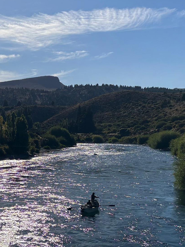 Drift boat fishing on the Limay River